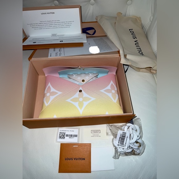 BNIB Louis Vuitton By The Pool Kirigami Pochette Giant Logo Monogram 3 PC Clutch - Picture 6 of 11
